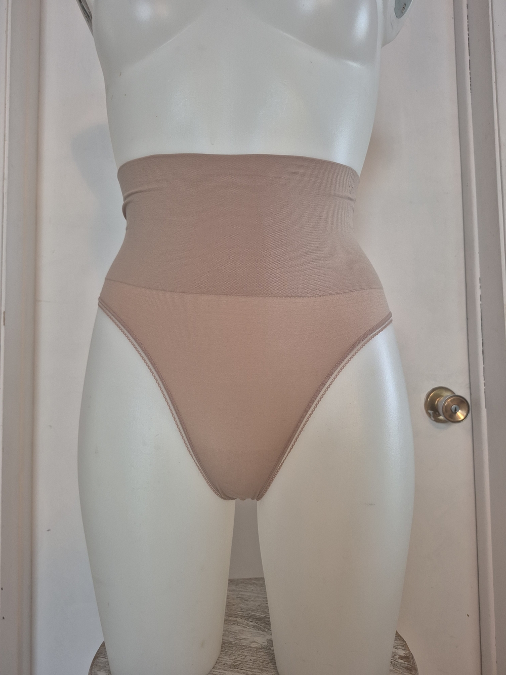 High-Waist Shaping Tong in Nude Small